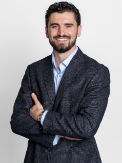 Porträt von Arbios Shtanaj, Vorsitzender der Geschäftsführung